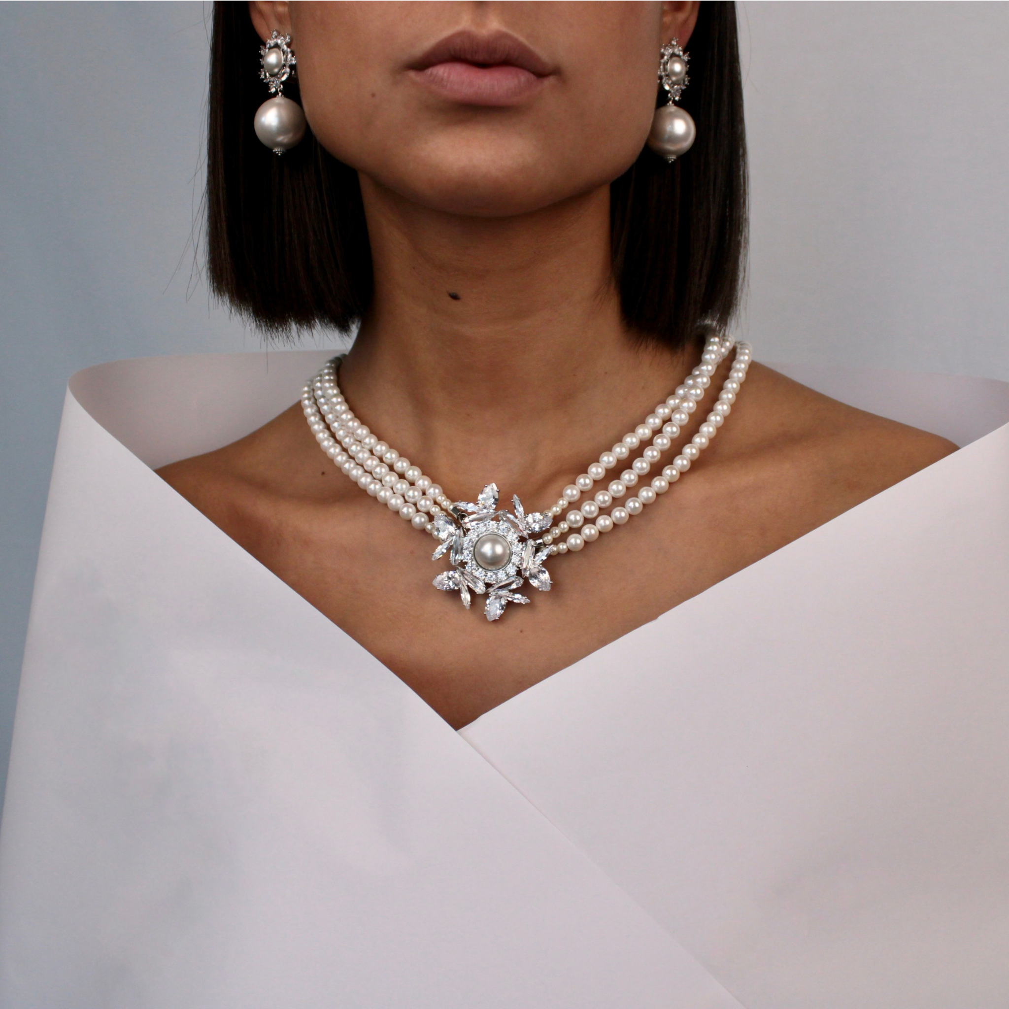 The Plaza — Collana 04